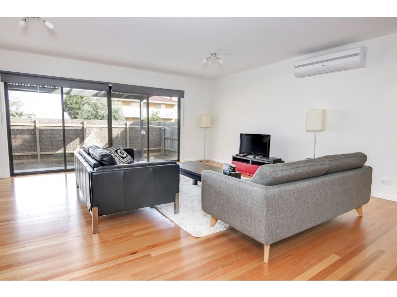 1/2 Rymer Avenue, Safety Beach VIC 3936