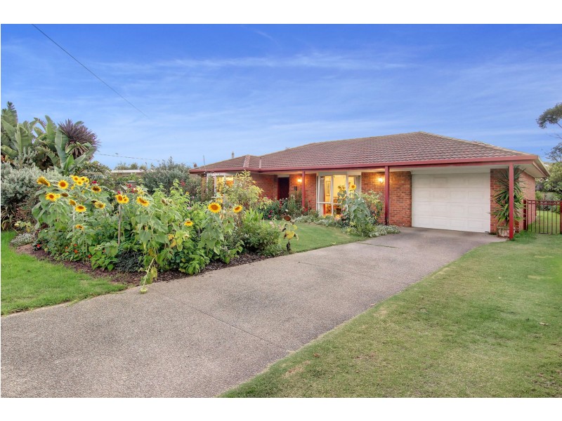 8 Sheila Street, Rye VIC 3941