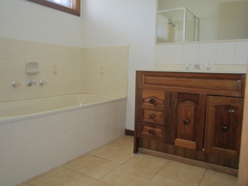 1/8-10 Francis, Dromana VIC 3936