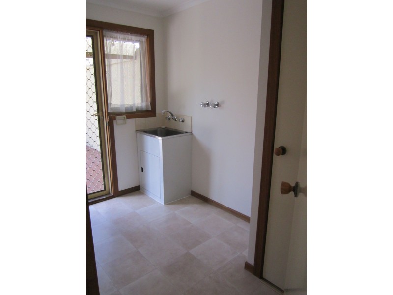 1/8-10 Francis, Dromana VIC 3936