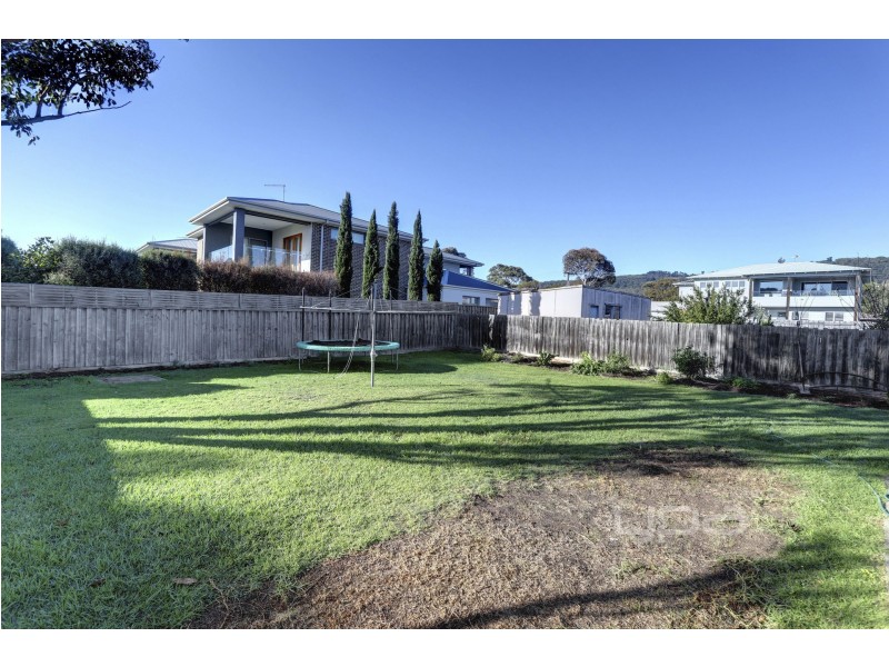 17 Heales Street, Dromana VIC 3936
