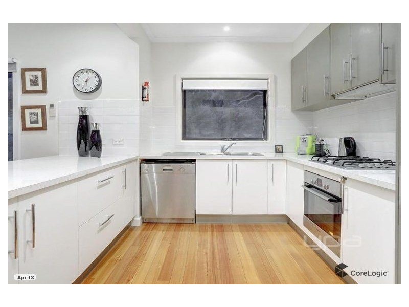 14 Mannana Street, Rye VIC 3941