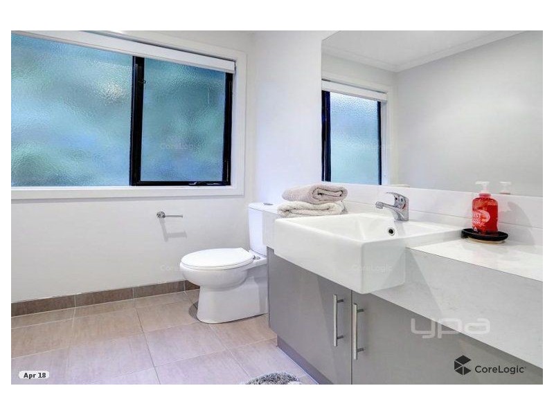 14 Mannana Street, Rye VIC 3941