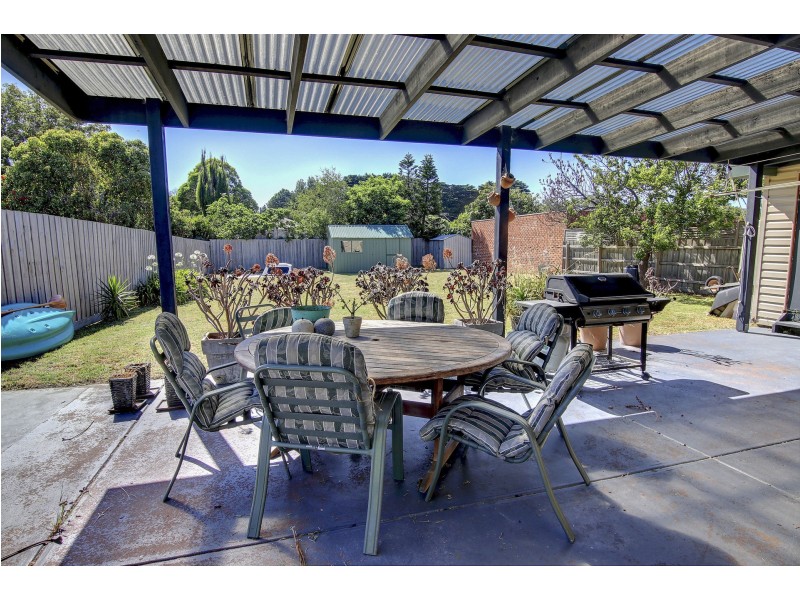 11 Rosalie Ave, Dromana VIC 3936