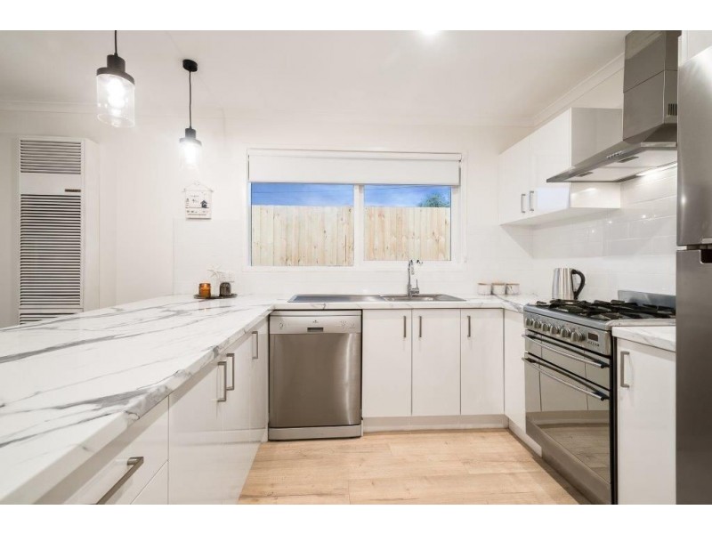 103 Seventh Avenue, Rosebud VIC 3939