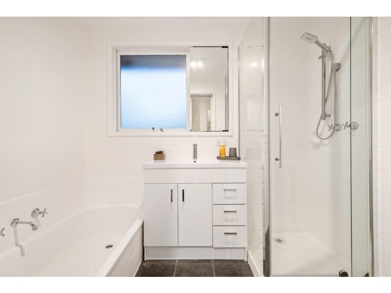 103 Seventh Avenue, Rosebud VIC 3939