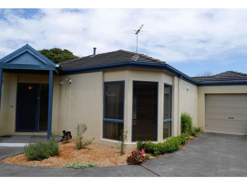 2/2 Braidwood Avenue, Rosebud VIC 3939