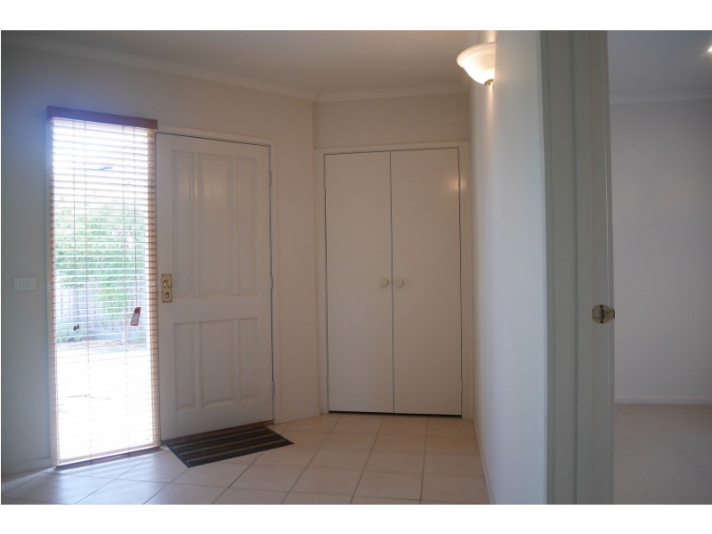 2/2 Braidwood Avenue, Rosebud VIC 3939