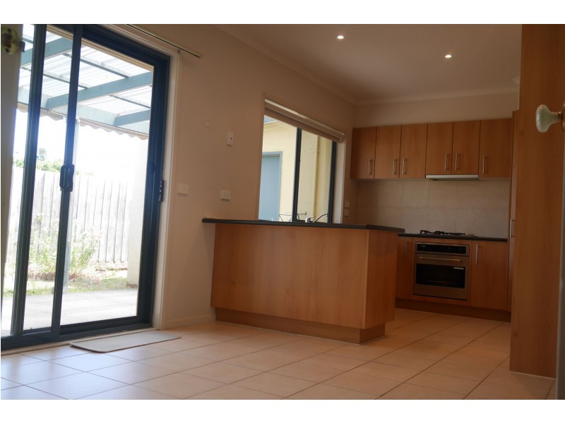 2/2 Braidwood Avenue, Rosebud VIC 3939