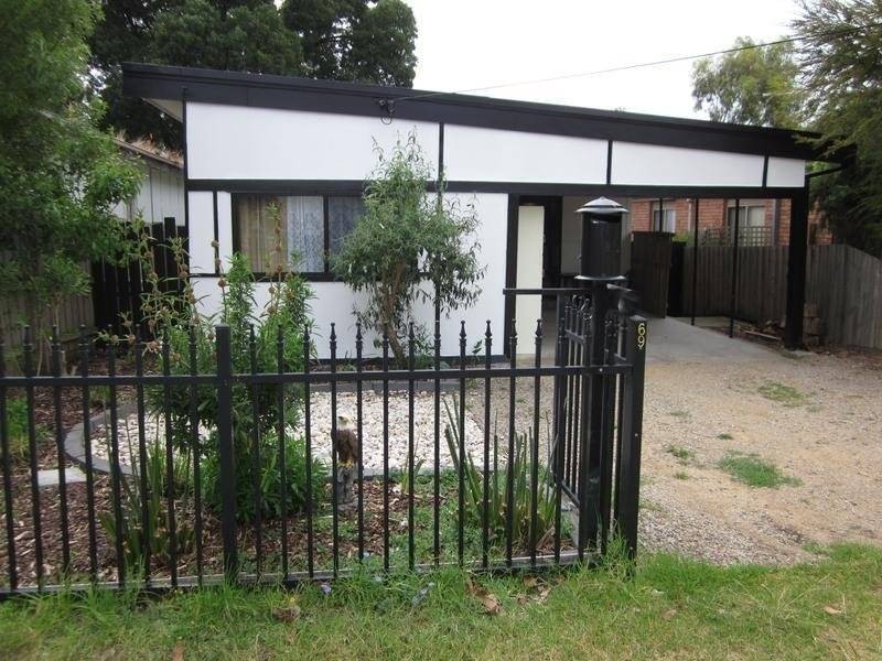 69 Fourth Avenue, Rosebud VIC 3939