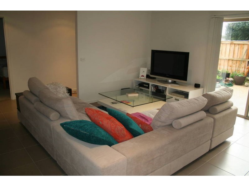 1 23 Grenville Grove, Rosebud West VIC 3940