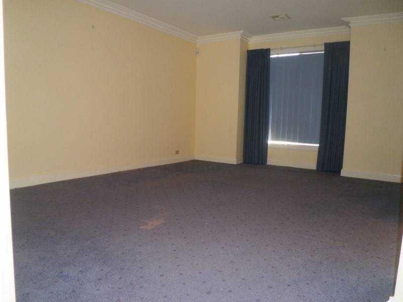 6 Cressida Crescent, Sydenham VIC 3037