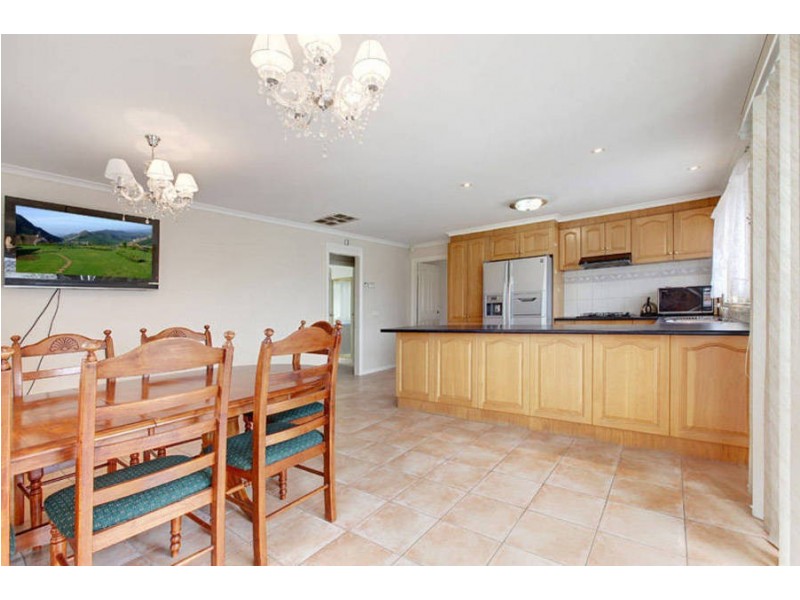 1 Honeysuckle Avenue, Hillside VIC 3037