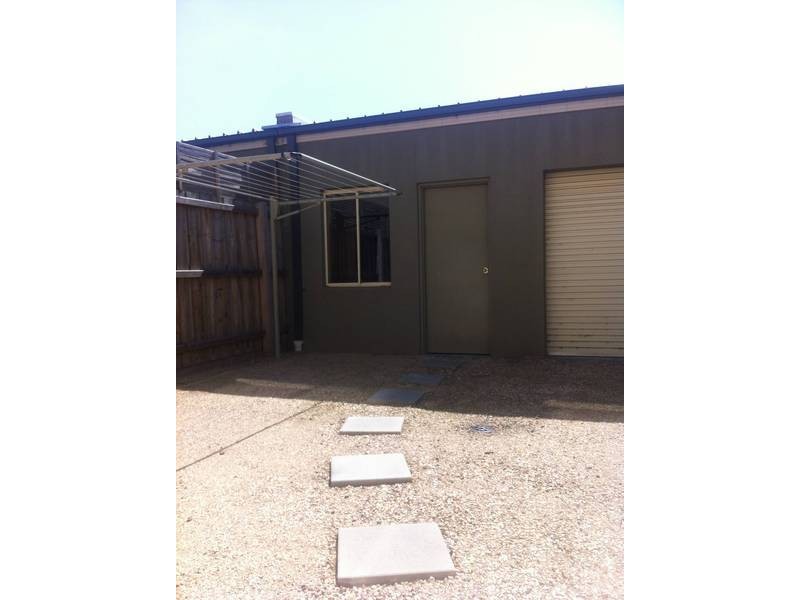 2/7 Lorraine Court, Hillside VIC 3037