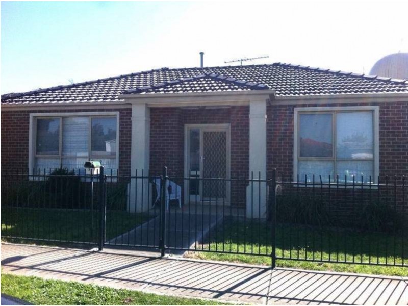 8/11 Trickey Avenue, Sydenham VIC 3037