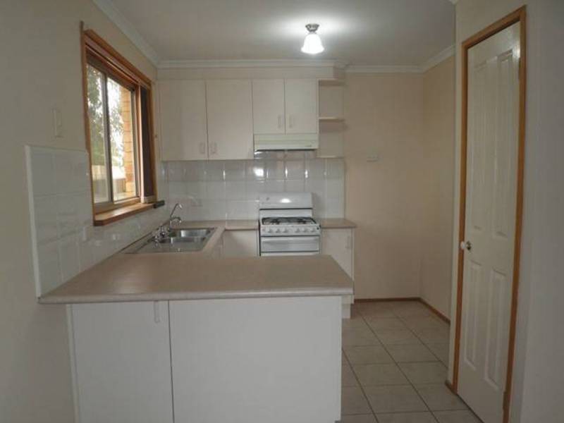 2/53 Dundee Way, Sydenham VIC 3037