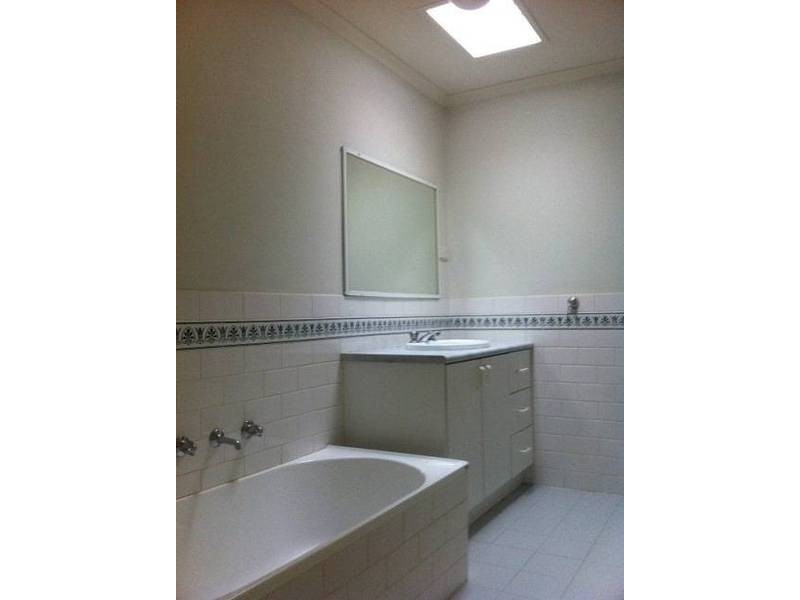 20  Village Avenue, Taylors Lakes VIC 3038