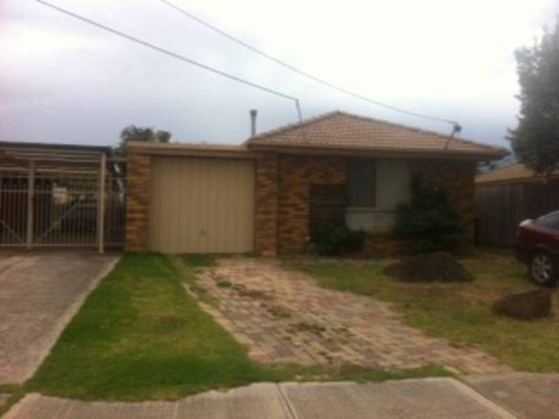 2/141 Kurung Drive, Kings Park VIC 3021