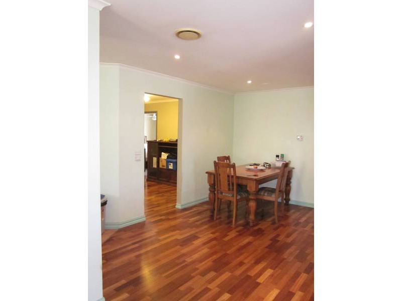 20 Bradley Drive, Hillside VIC 3037