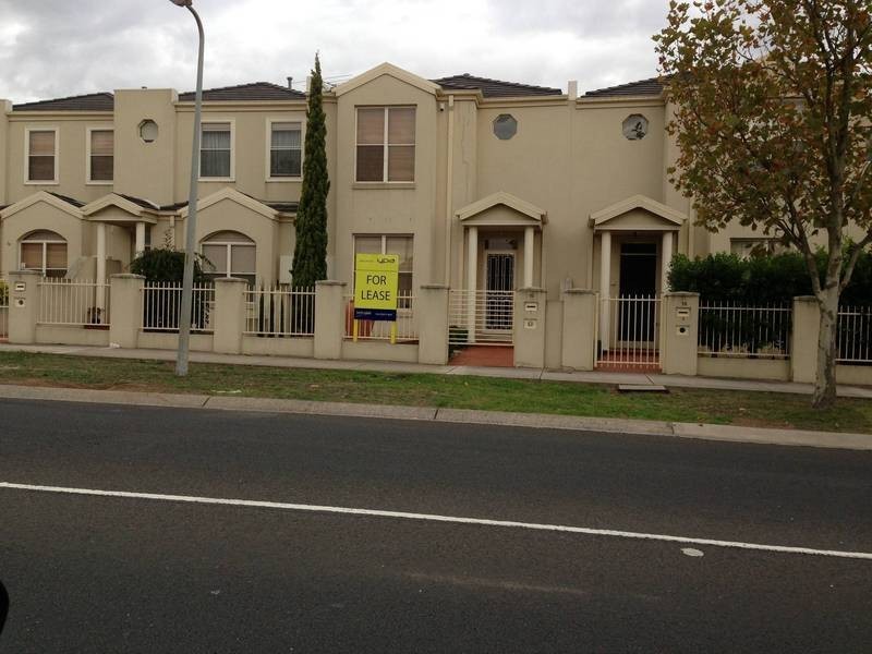 16 McCubbin Drive, Taylors Lakes VIC 3038