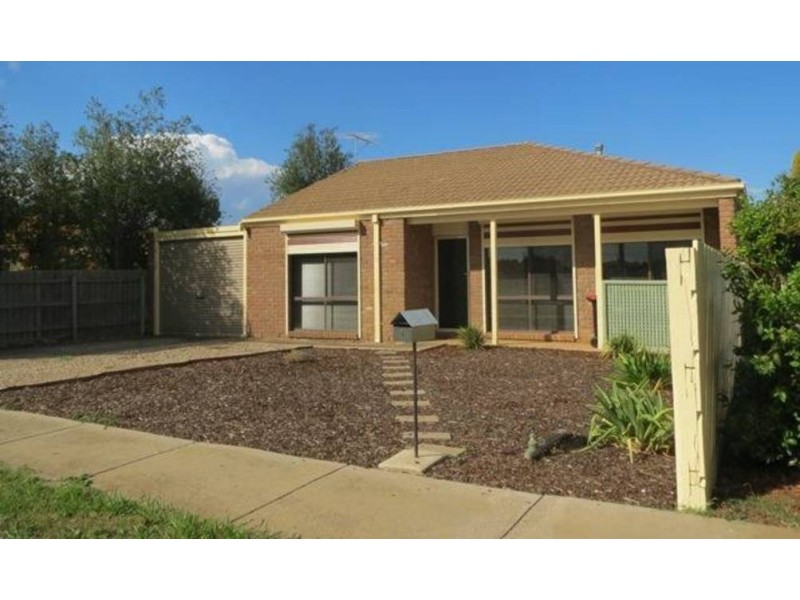 1/58 Andrew Street, Melton South VIC 3338