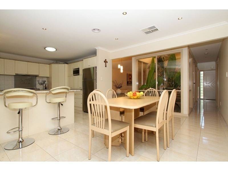 3  Camelot Place, Hillside VIC 3037