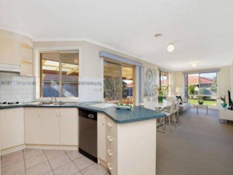43 Catherine Drive, Hillside VIC 3037