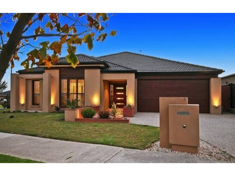 15 Domain Drive, Hillside VIC 3037