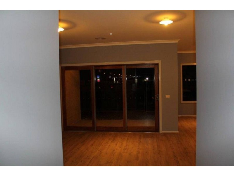 4  Riviera Drive, Hillside VIC 3037