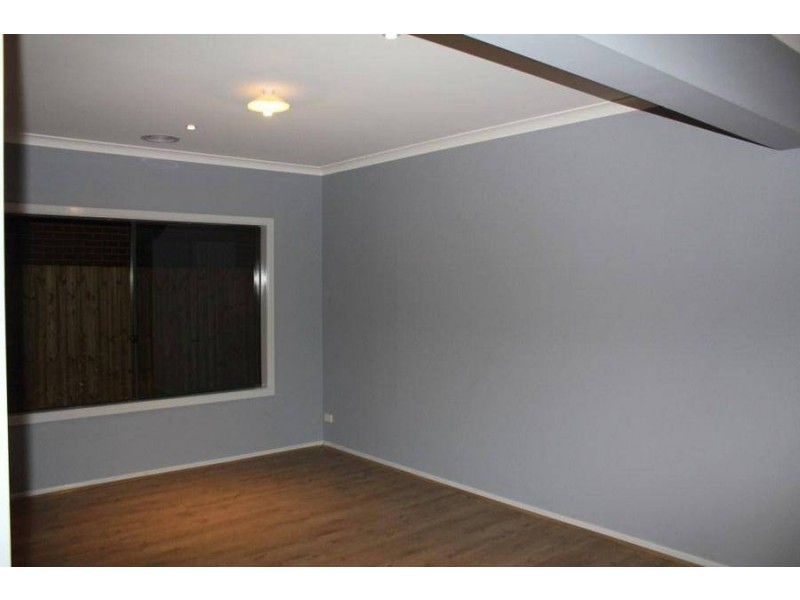 4  Riviera Drive, Hillside VIC 3037