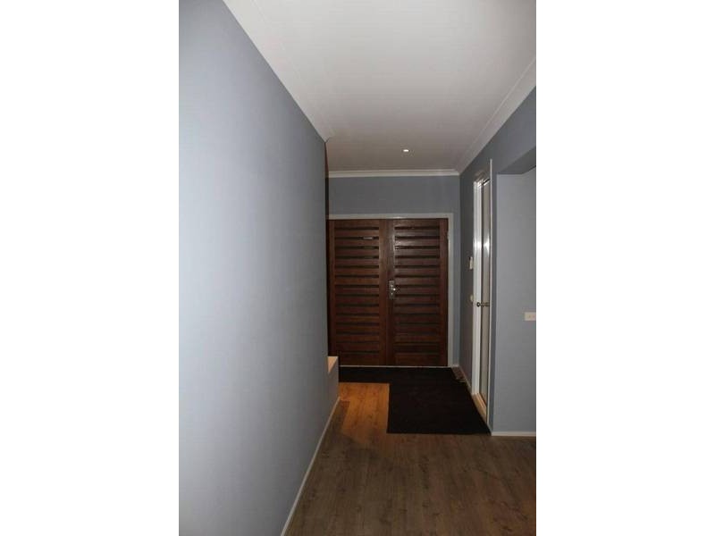 4  Riviera Drive, Hillside VIC 3037