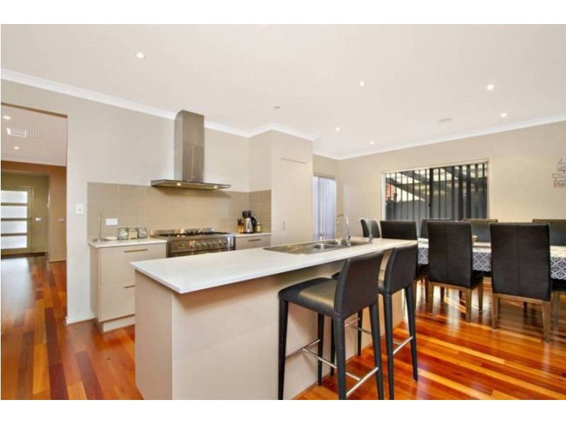 12 Cavenagh Street, Taylors Hill VIC 3037