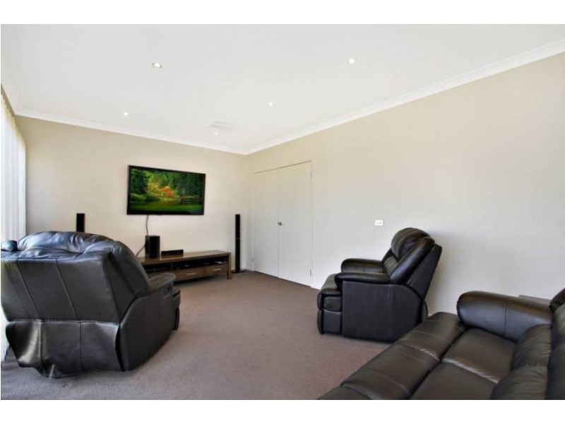 12 Cavenagh Street, Taylors Hill VIC 3037