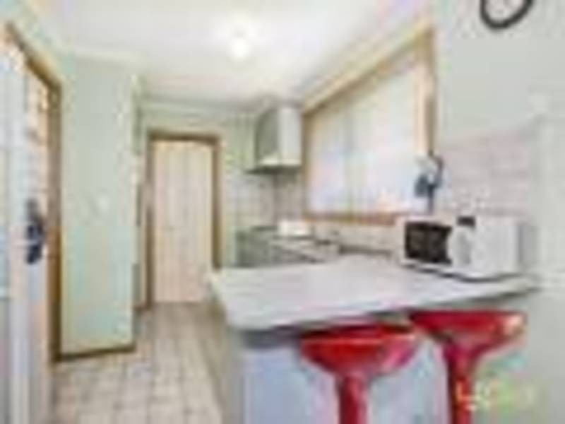 2/29 Roseberry Avenue, Taylors Lakes VIC 3038
