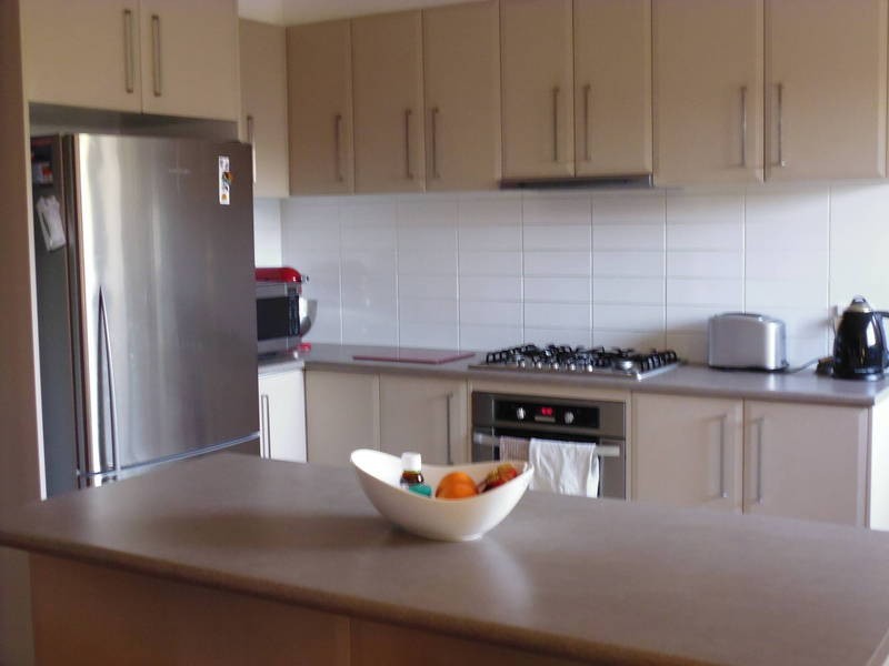 2/33 Carrington Street, Sydenham VIC 3037