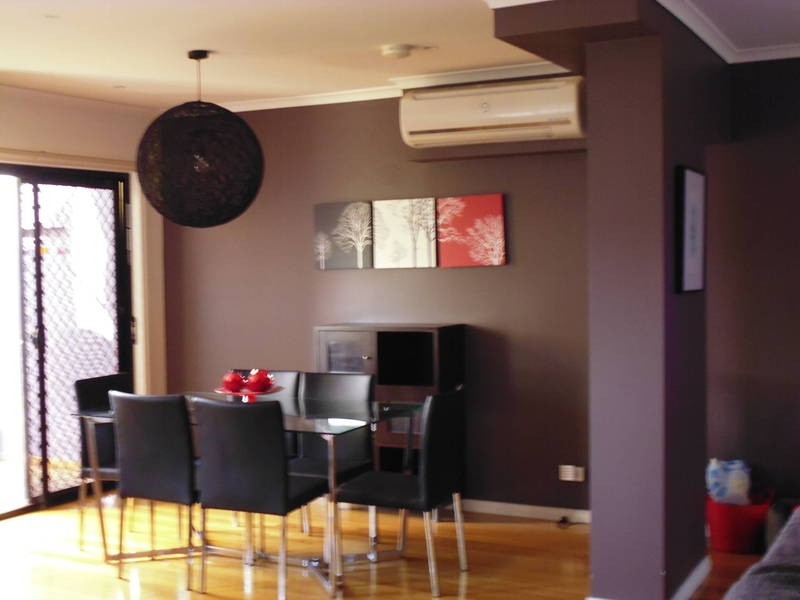 2/33 Carrington Street, Sydenham VIC 3037