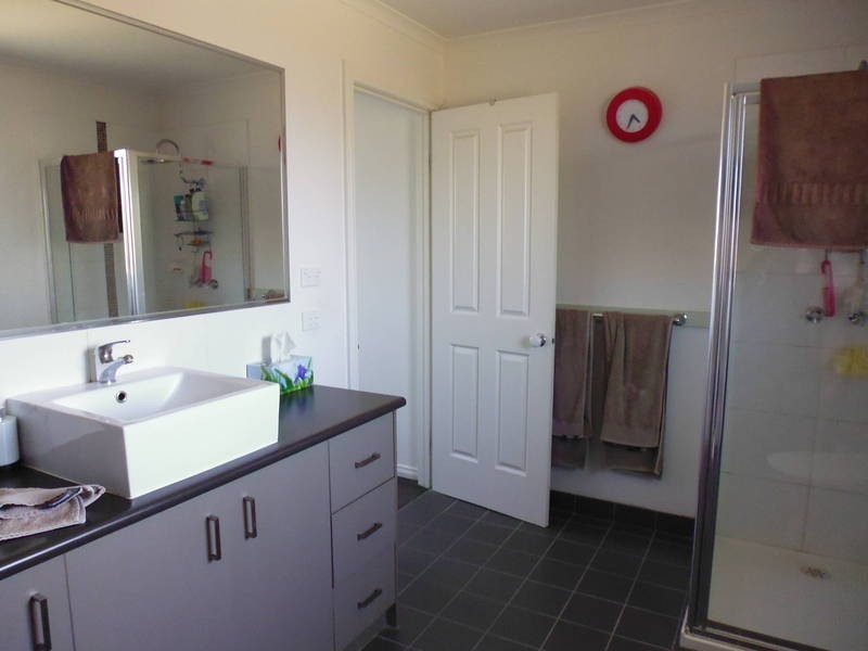 2/33 Carrington Street, Sydenham VIC 3037