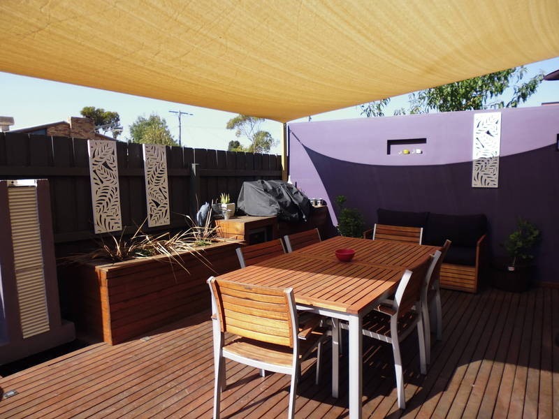 2/33 Carrington Street, Sydenham VIC 3037