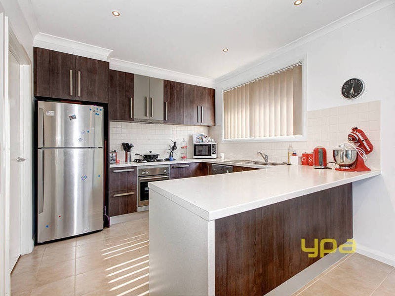 3/5  Normanby Street, Sydenham VIC 3037