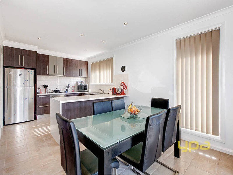 3/5  Normanby Street, Sydenham VIC 3037