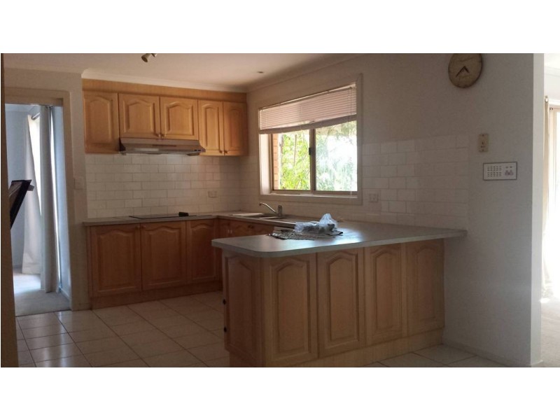 10 Bond Drive, Taylors Lakes VIC 3038