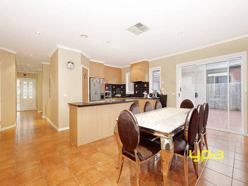 26 Glenelg Boulevard, Taylors Hill VIC 3037