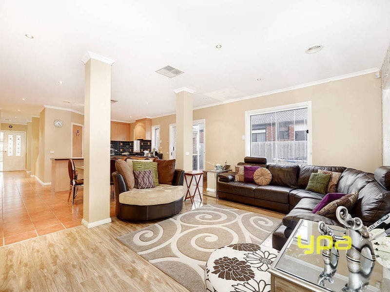 26 Glenelg Boulevard, Taylors Hill VIC 3037