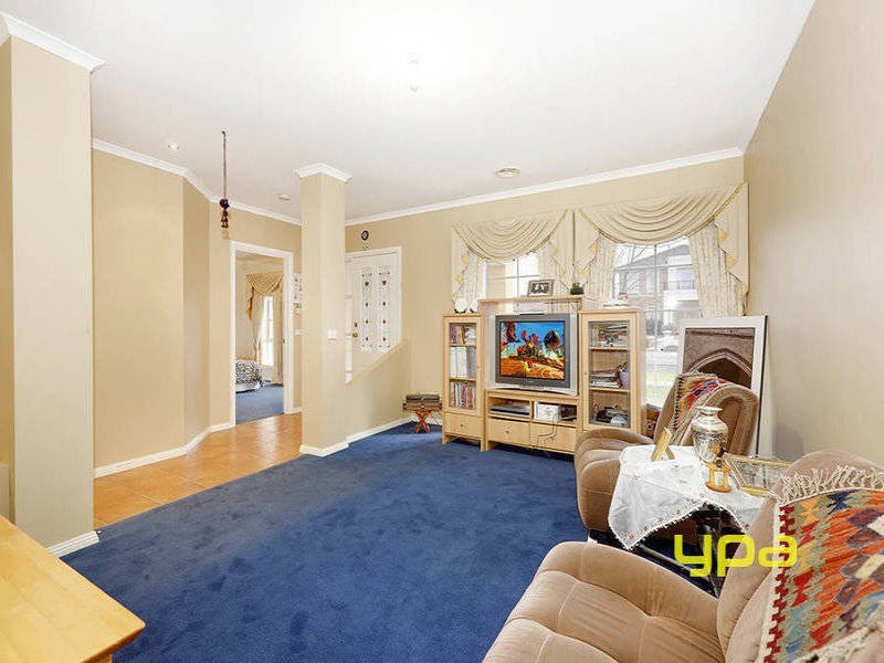 26 Glenelg Boulevard, Taylors Hill VIC 3037