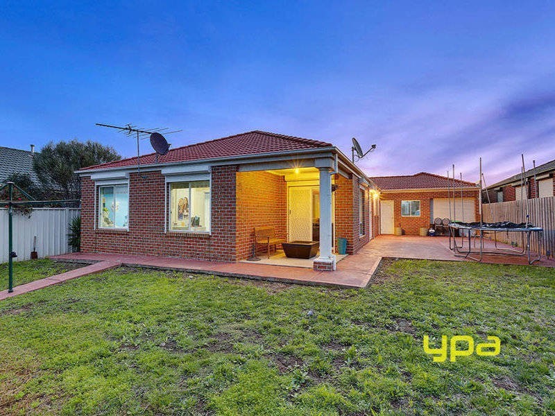 26 Glenelg Boulevard, Taylors Hill VIC 3037