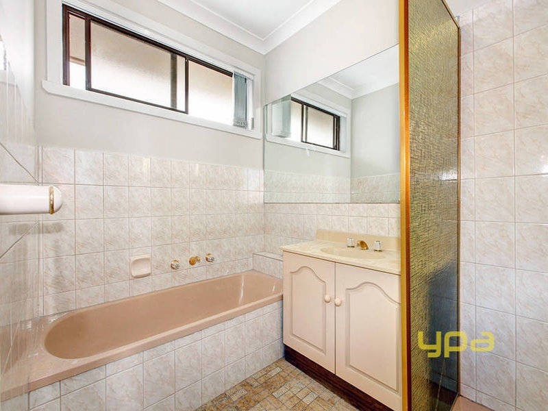 20 Akma Court, Taylors Lakes VIC 3038