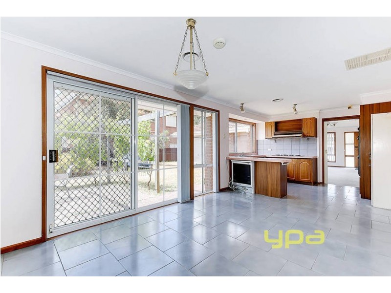 28 Prince Albert Crescent, Taylors Lakes VIC 3038