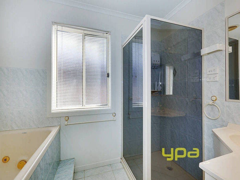 1 Hepburn Place, Sydenham VIC 3037