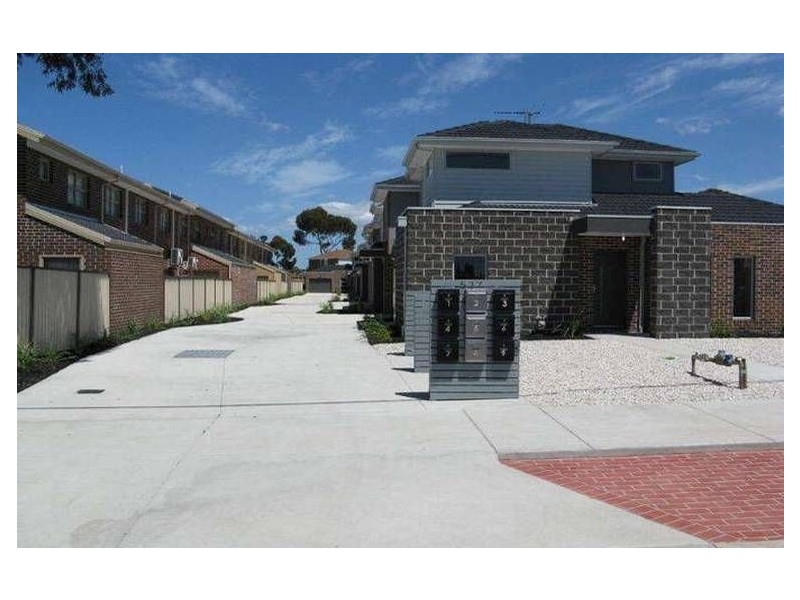 2/537 Melton Highway, Sydenham VIC 3037