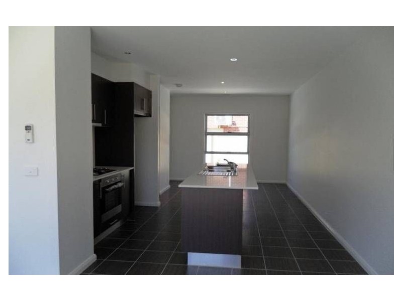 2/537 Melton Highway, Sydenham VIC 3037